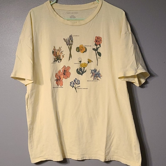 American Eagle Outfitters Tops - American Eagle oversized flower tee